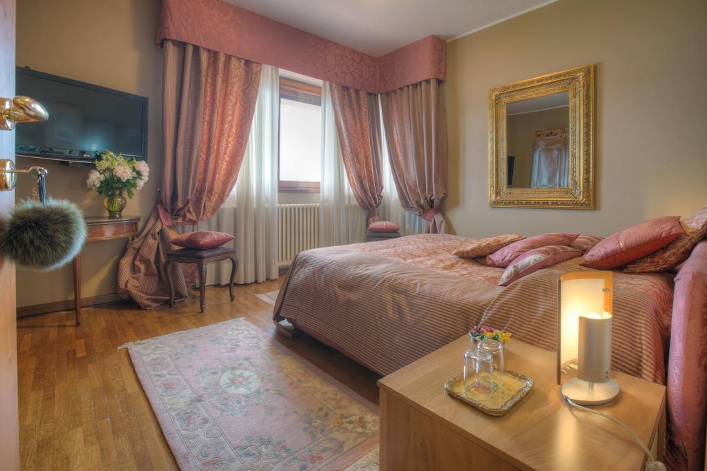 Bed and Breakfast La Volpe Dorata à Stresa Extérieur photo